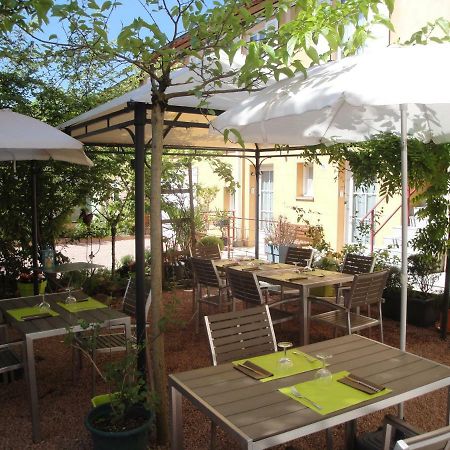 Le Marronnier Hotel Tramayes Eksteriør billede